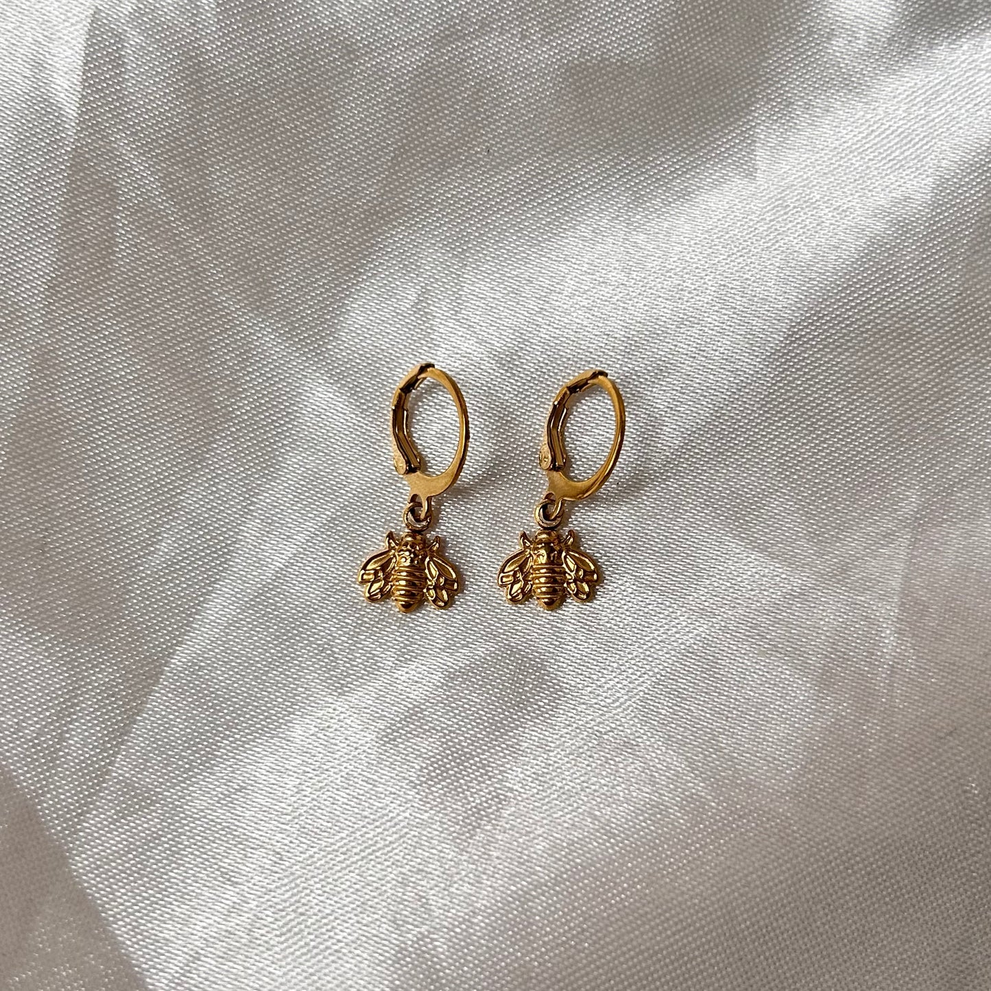Bee Earrings Gold
