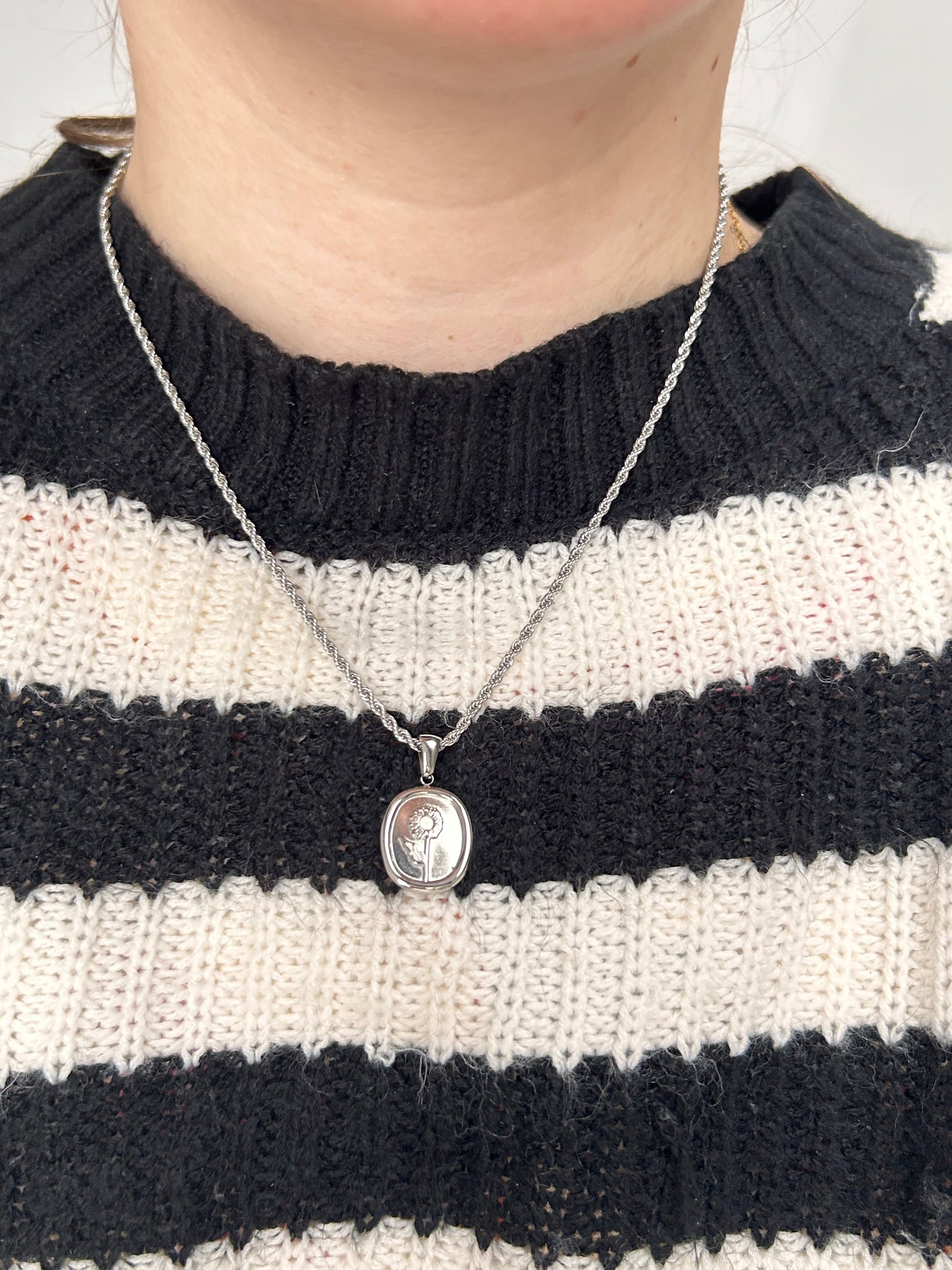 Flower Necklace Silver