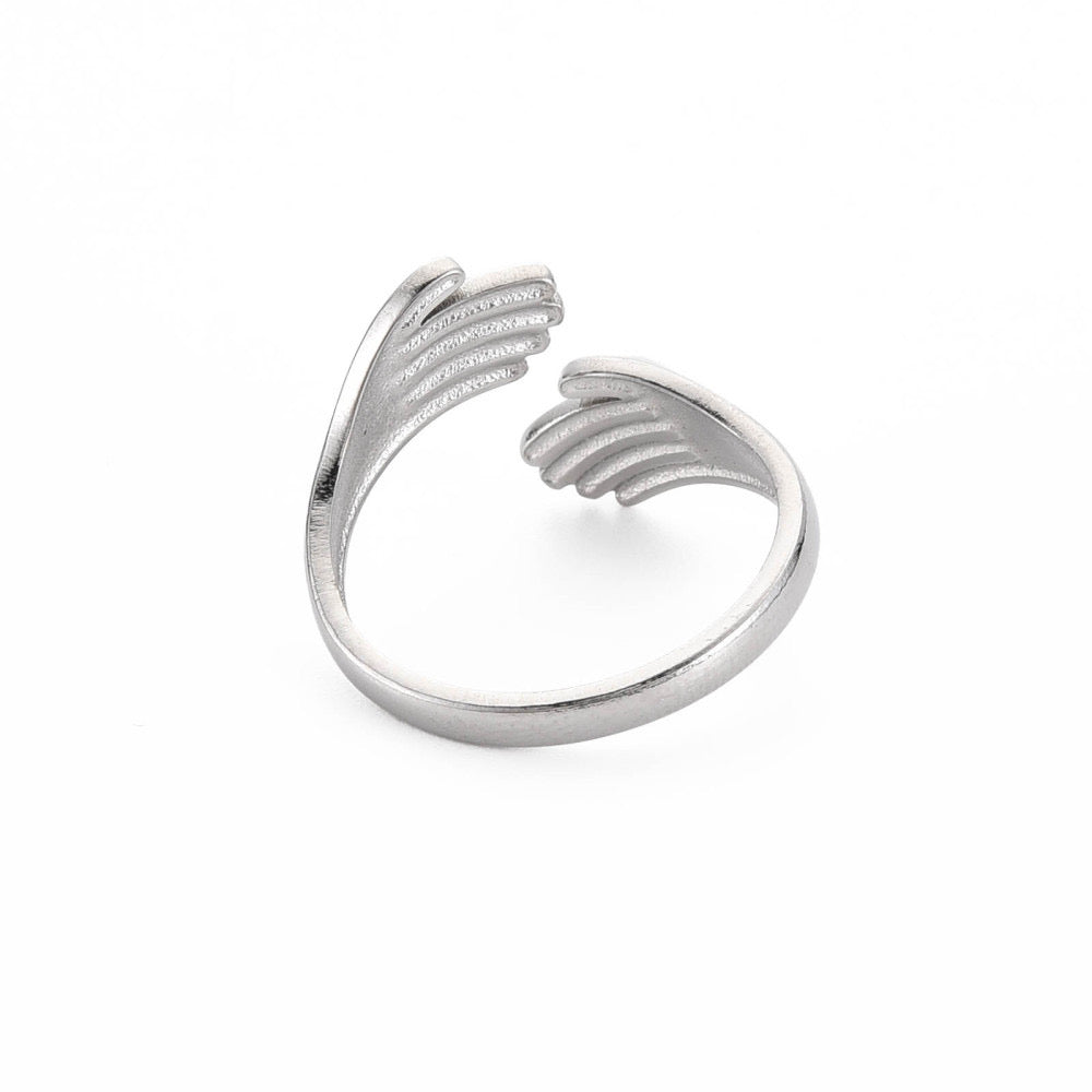 adjustable ring with hug design