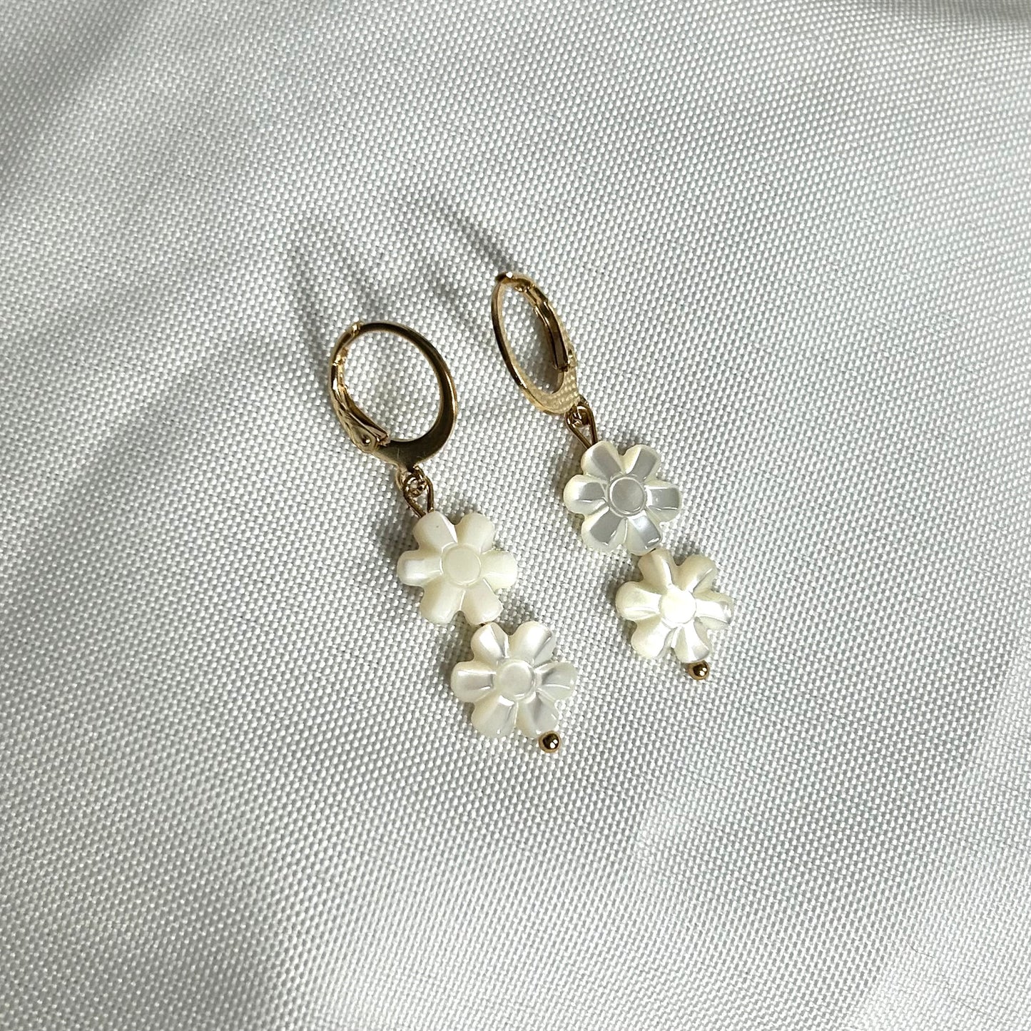 gold earrings with flower pearls