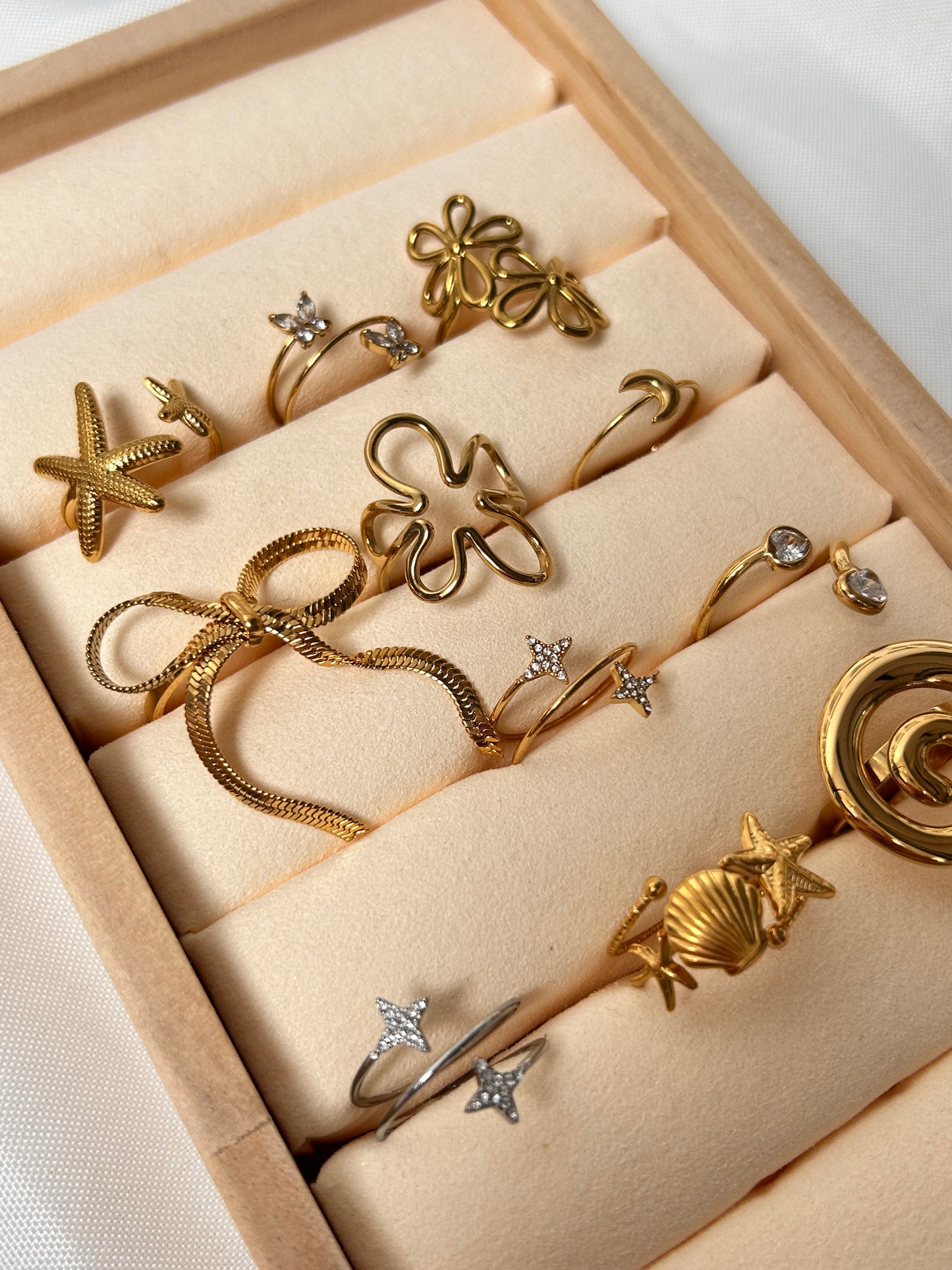 Snake Chain Bow Ring