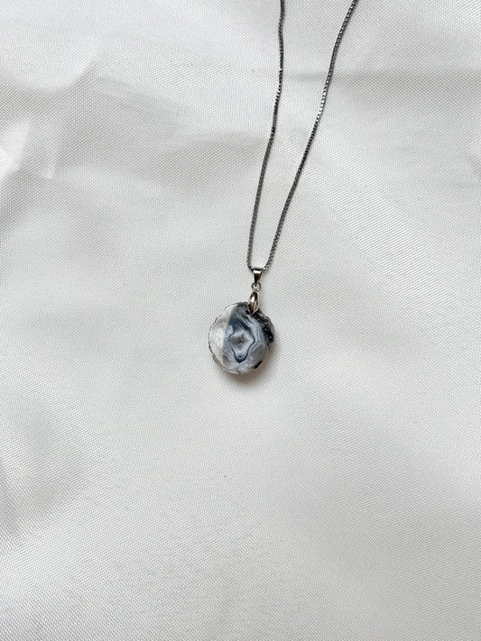 Agate Pendant Necklace