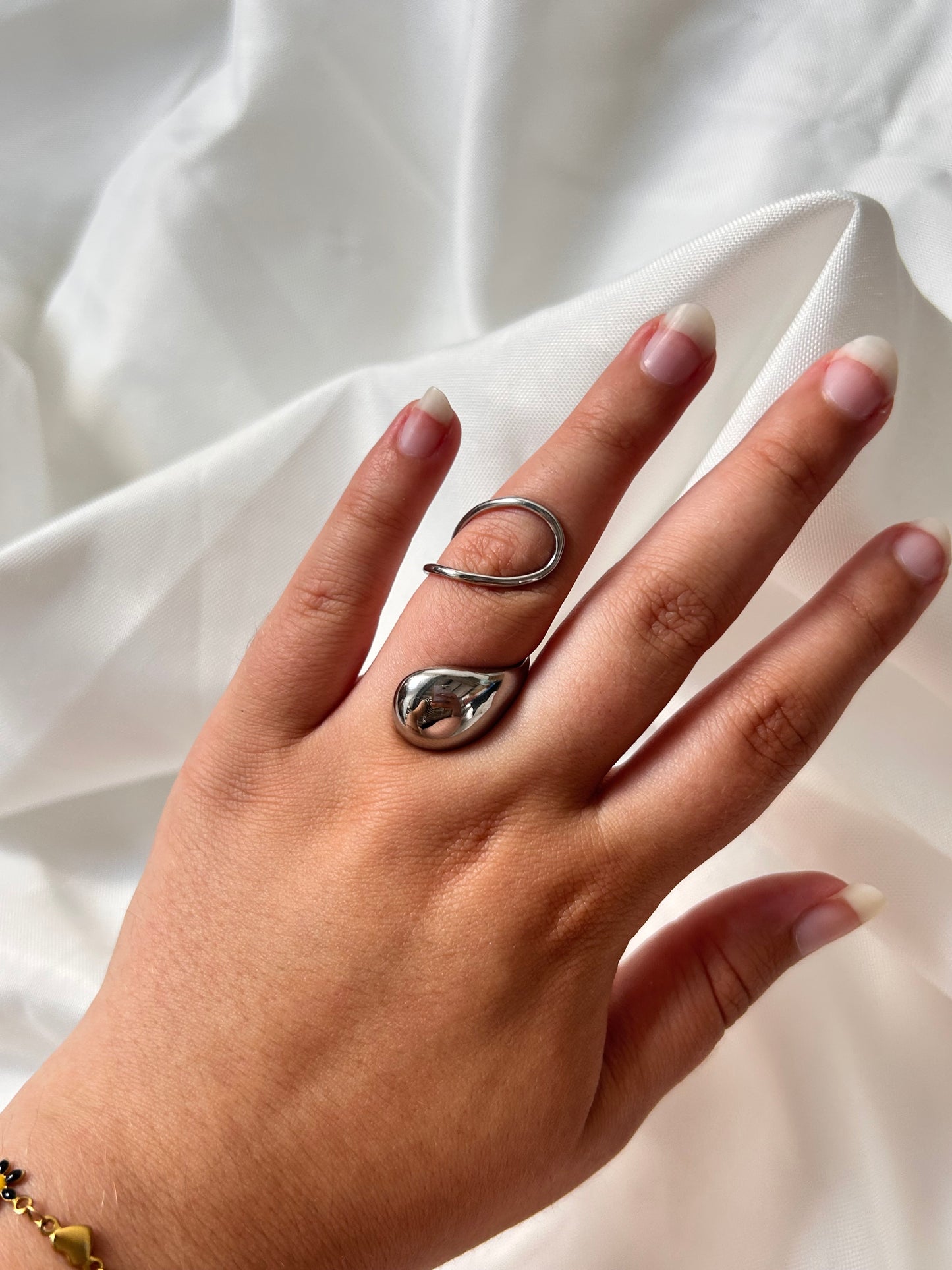 Amelia Ring