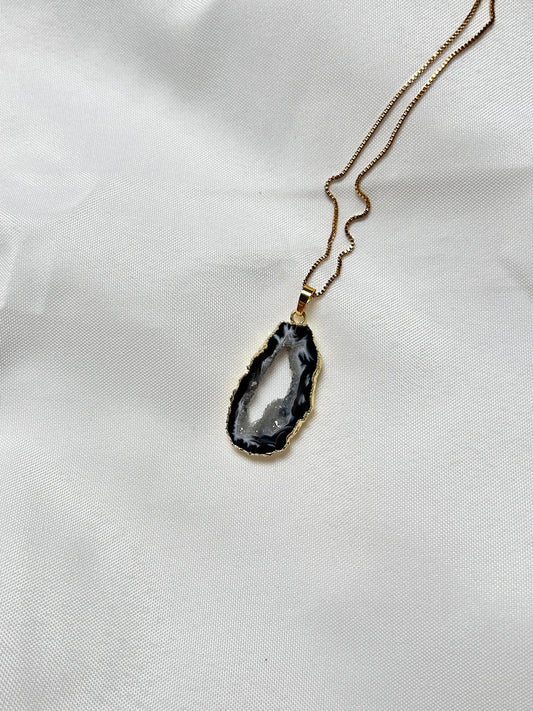 Agate Pendant Necklace