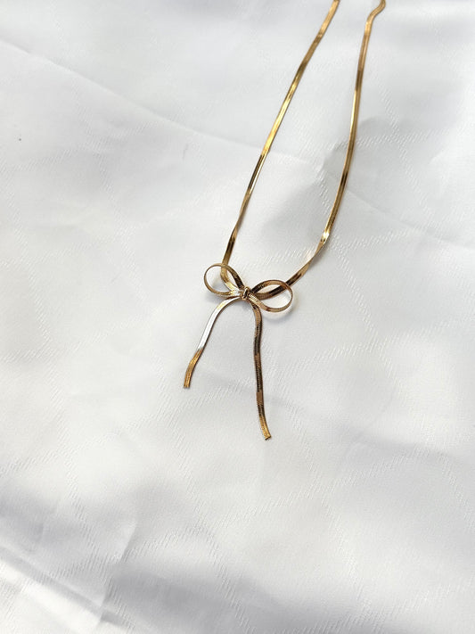 Bow Necklace Gold