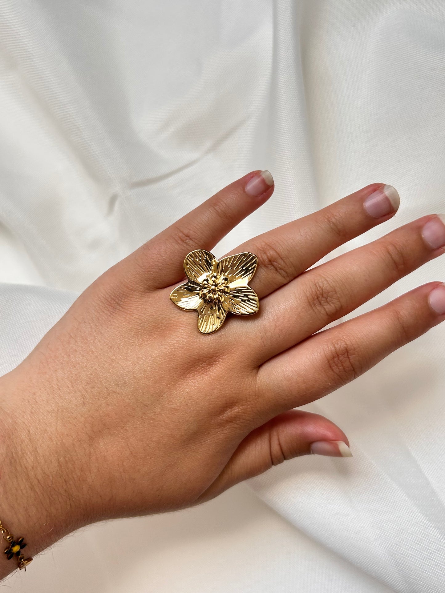 Hibiscus Ring