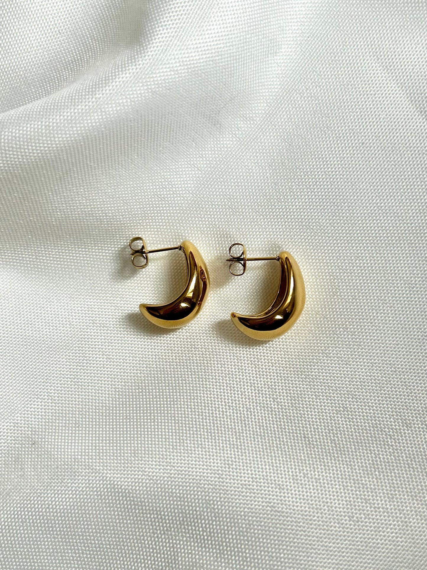 Teardrop Studs Gold