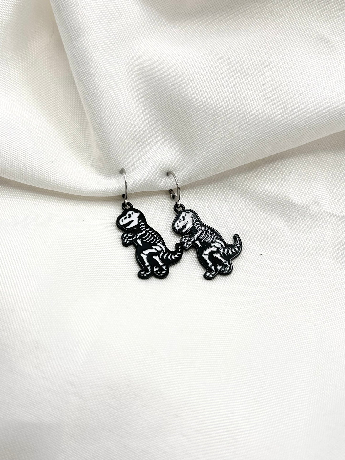 Dino Skelet Earrings