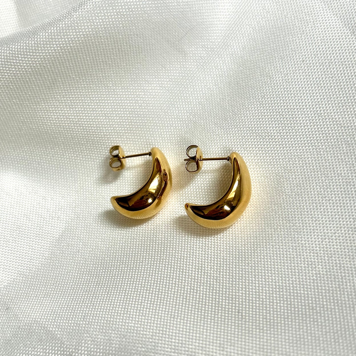 Teardrop Studs Gold