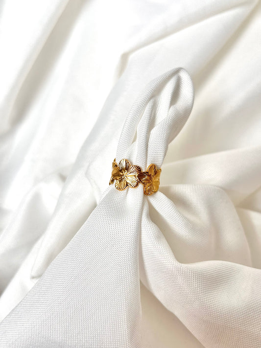 Mini Hibiscus Ring
