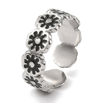 adjustable ring with black flowers